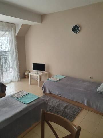 Фото номера Трехместный номер с собственной ванной комнатой Гостевой дом Rooms Lagat г. Троян 20