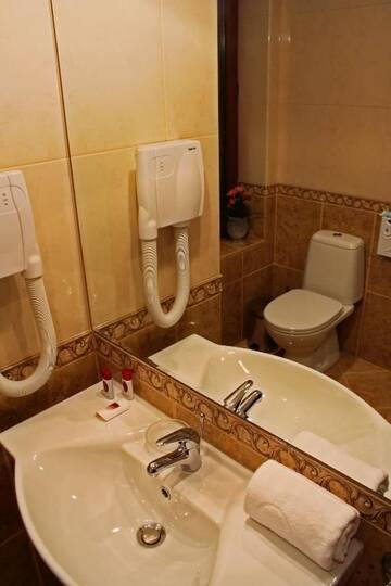 Фото номера Одноместный номер Отель Отель Троян Шато Монтан г. Троян 2